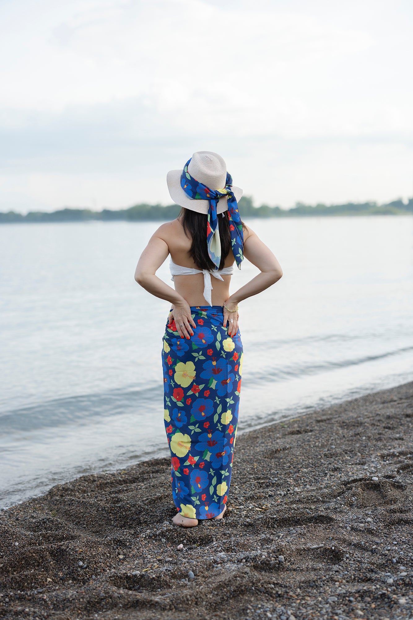 Scarf / Sarong (Large) – BLUE HIBISCUS FLOWERS